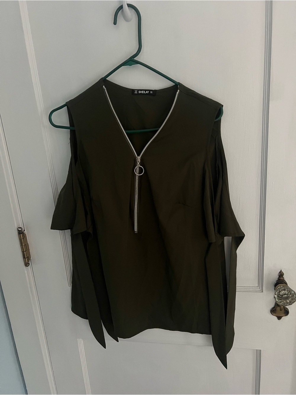 Shelay Olive Cold-Shoulder Zip-Front Blouse